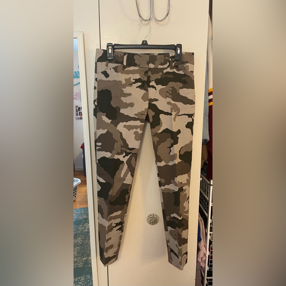 New York & Company camouflage skinny leg pants